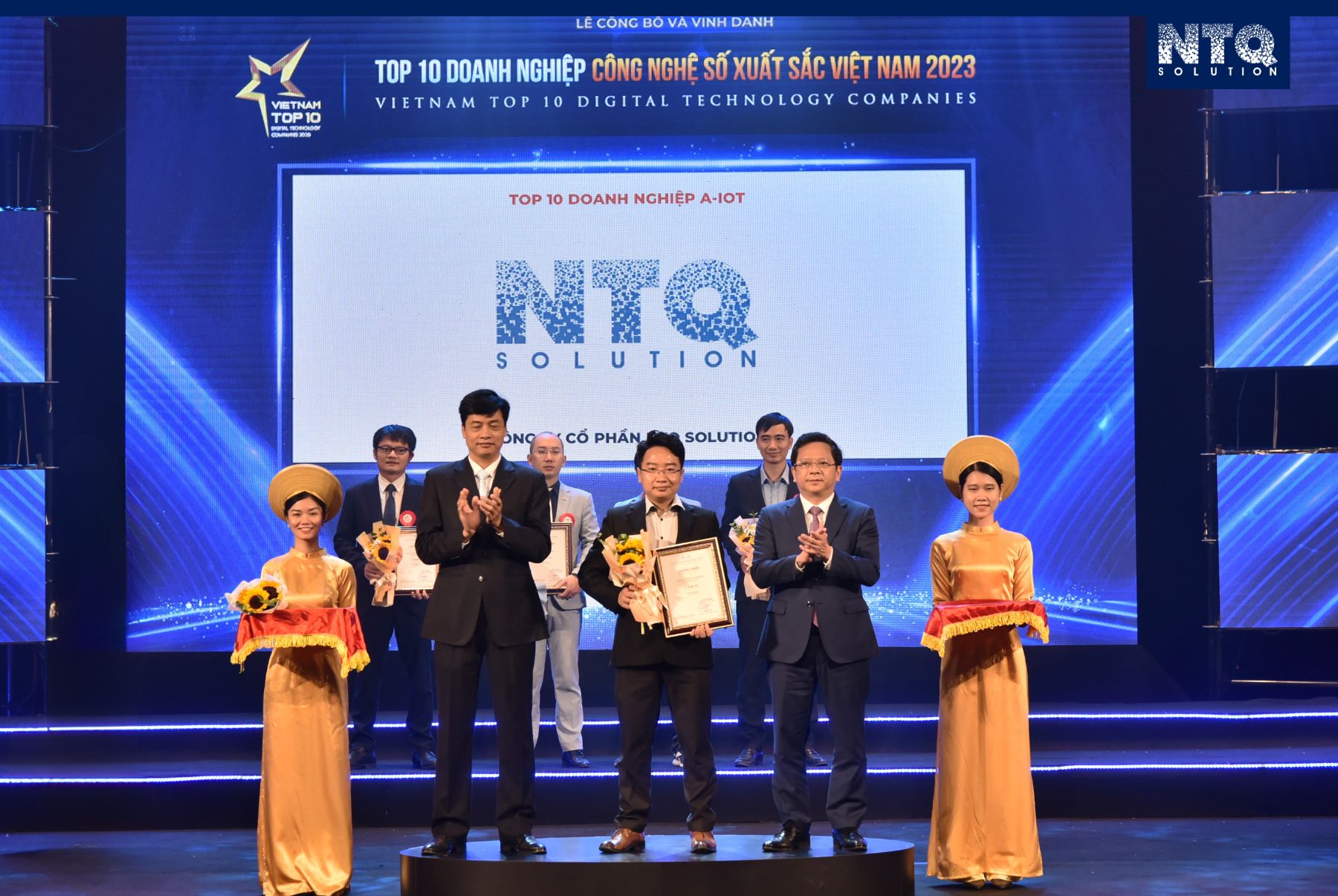 NTQ Solution Received The Top 10 Vietnam ICT Companies Awards In Two Categories!