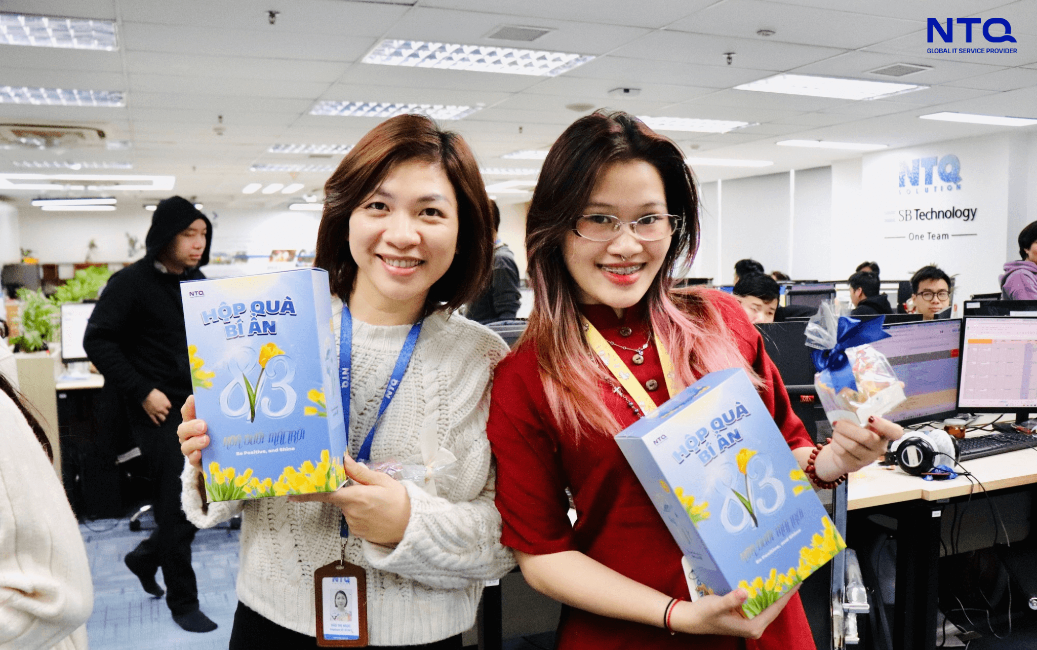 Excited moment of NTQ Women receiving gifts 
