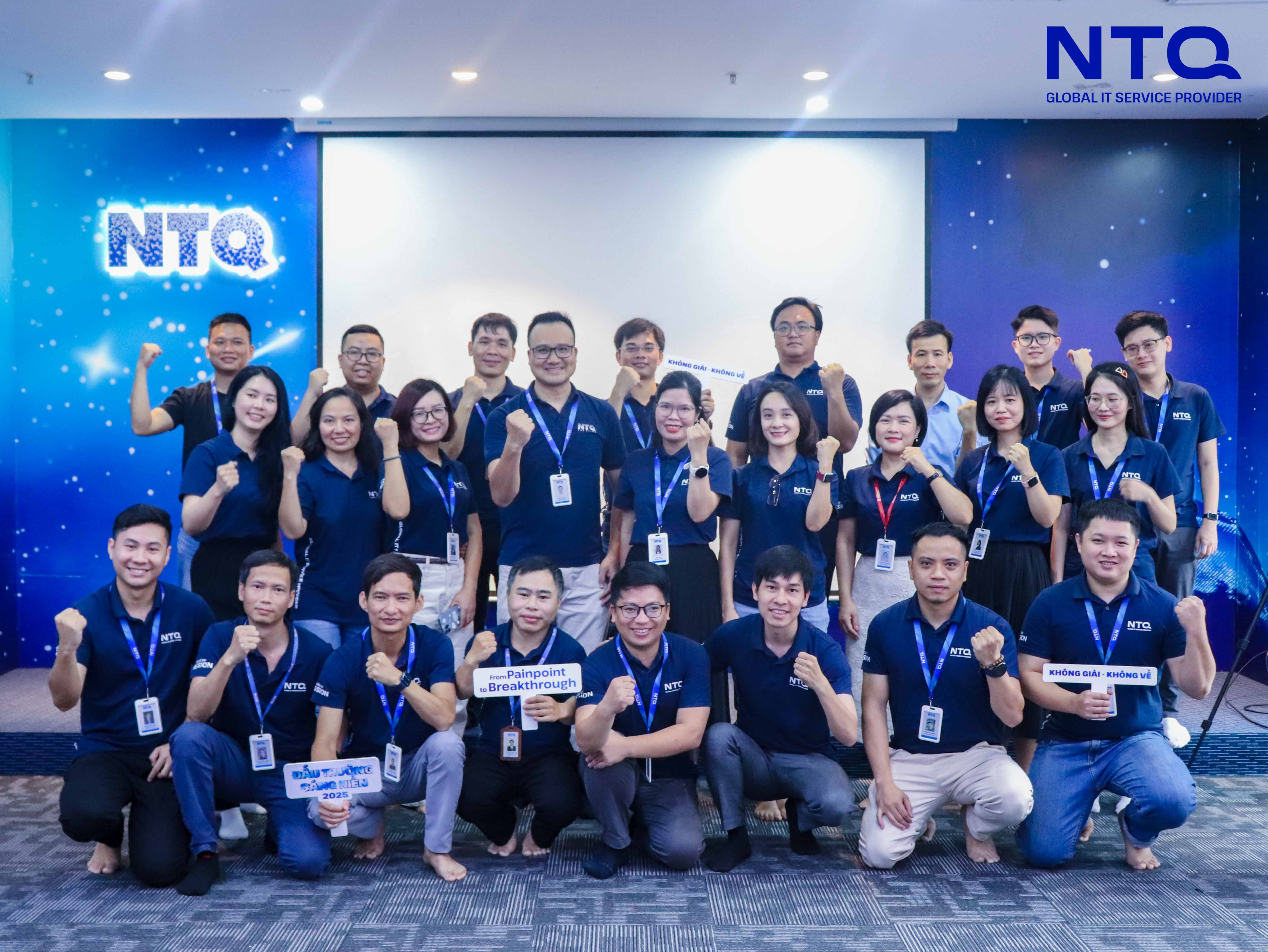 NTQ's team members took picture at the competition