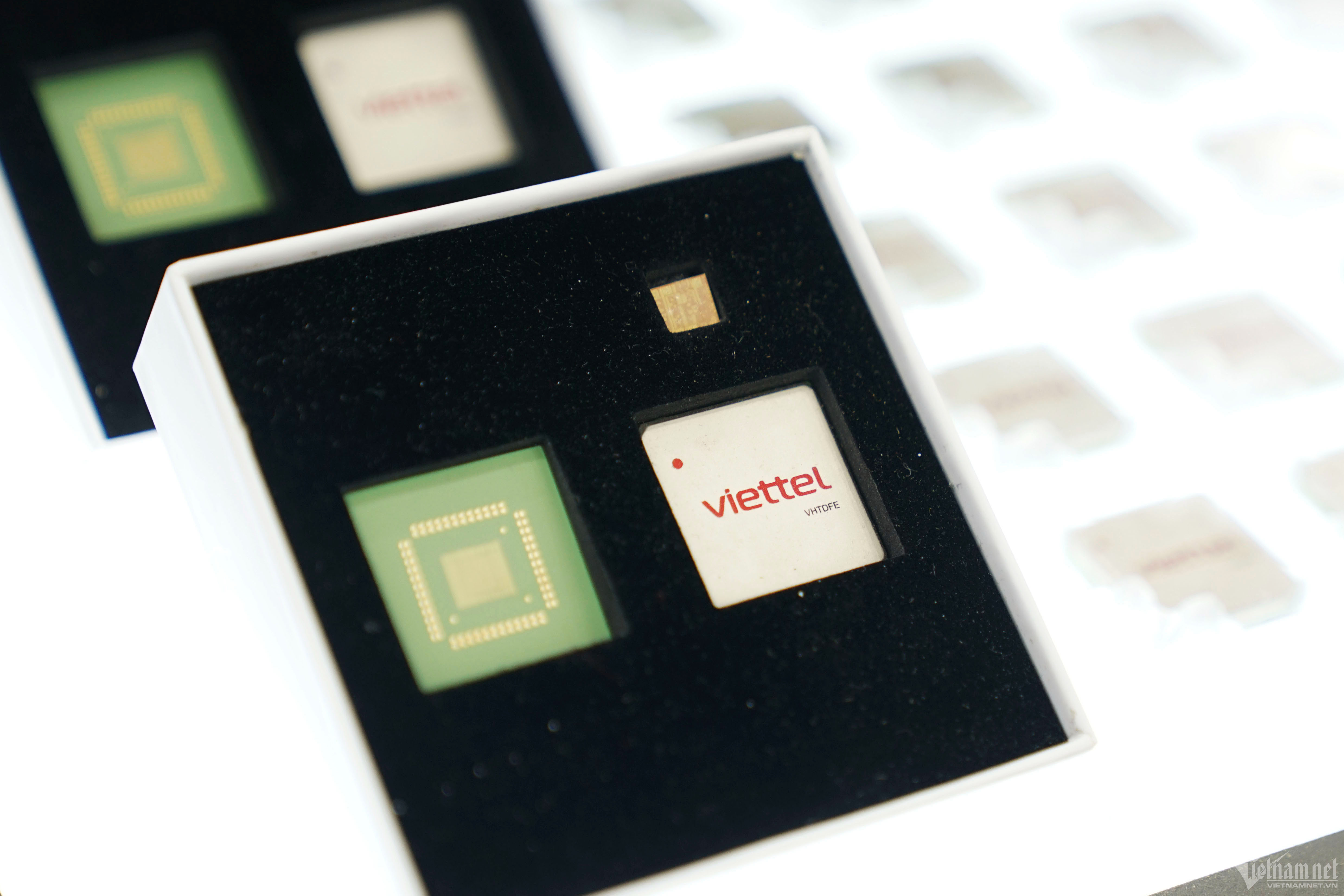Sample of 5G chip developed by Viettel 